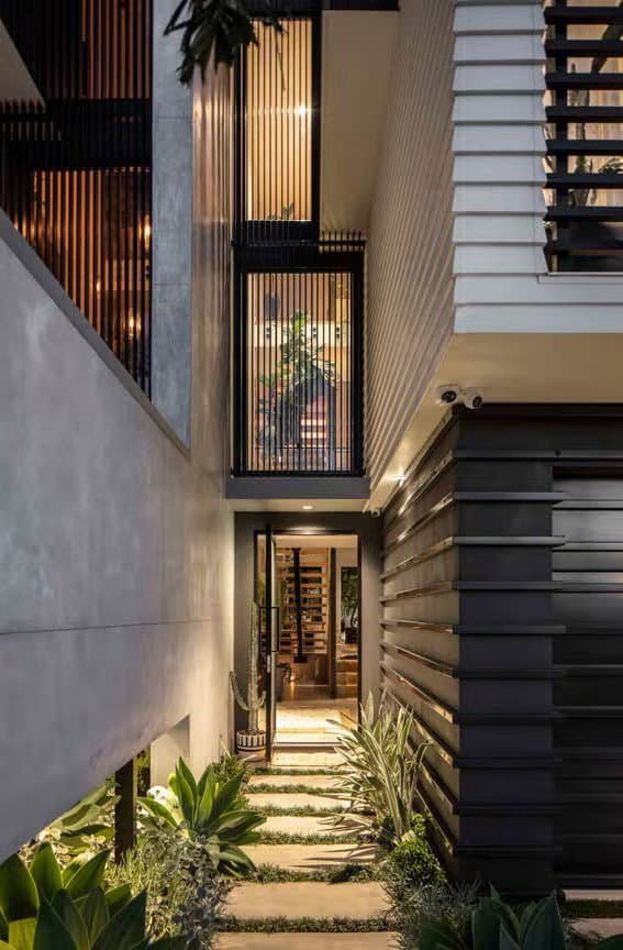 Image 110 of 151